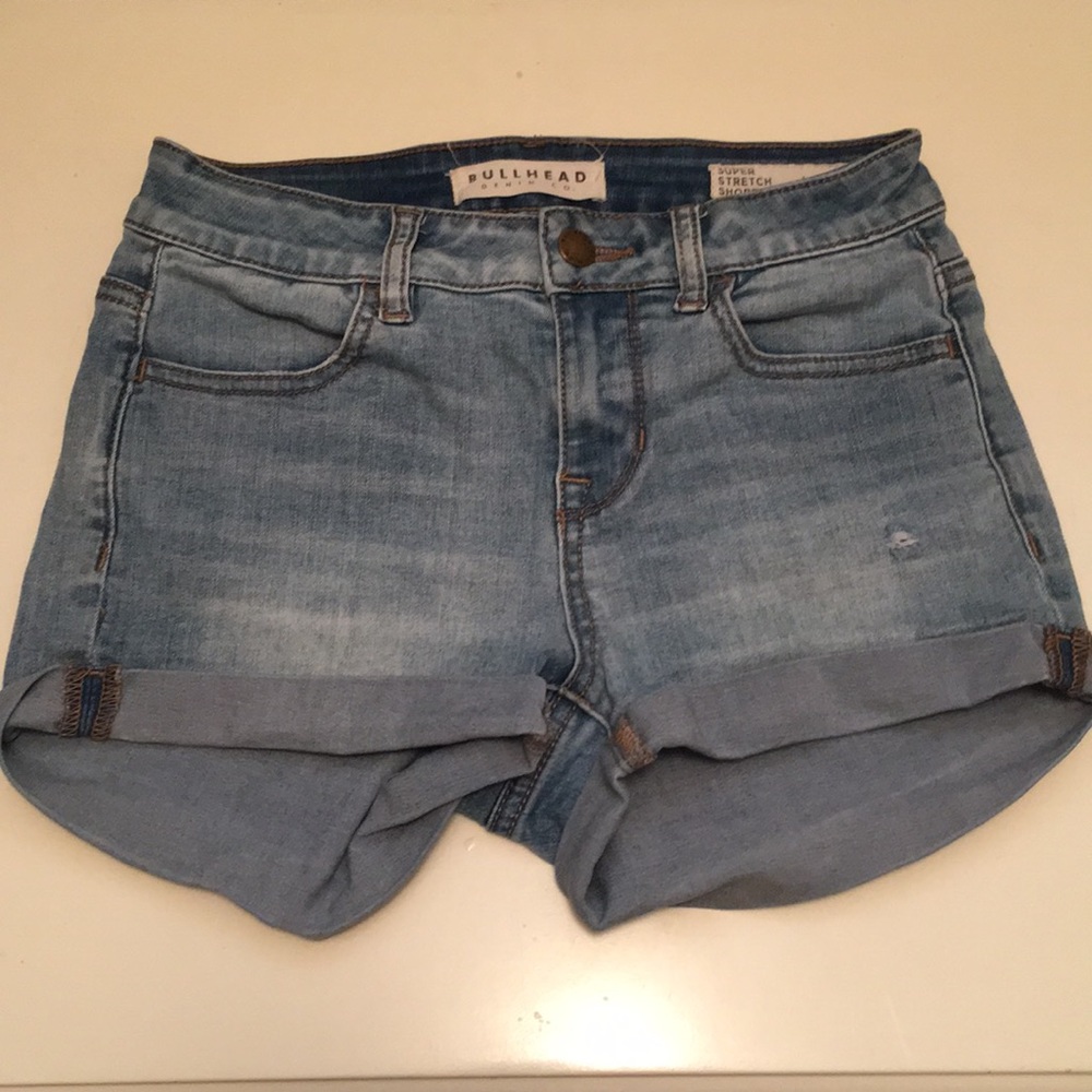 Light jean shorts